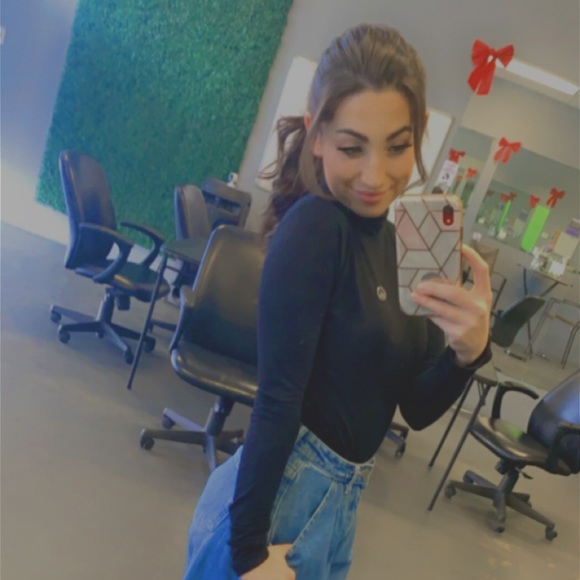 Meet your Posher, Bianca - Picture 1 of 1